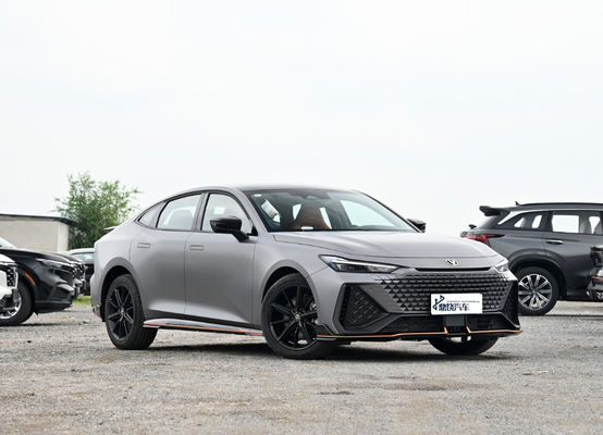 Конкурентный спорт Smart Chang An EV Changan UNI-V 5 мест Седан 1.5T 2.0T Автомобиль