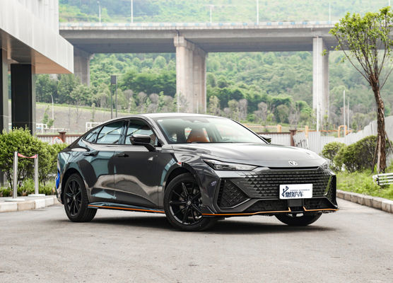 Новая версия Sport 138Kw 1.5T 1.5L Чанган UNI-V Автомобильный 4-колесный топливный седан