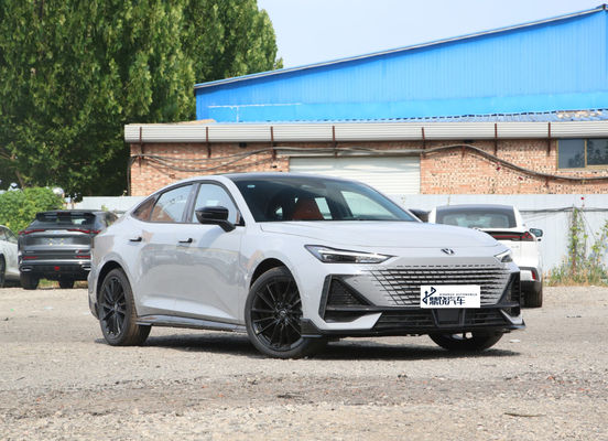 Купить на складе Китайский быстрый корабль Чанган UNI-V Автомобиль Турбо Китай Дешевый Седан Газ Новый автомобиль Для продажи